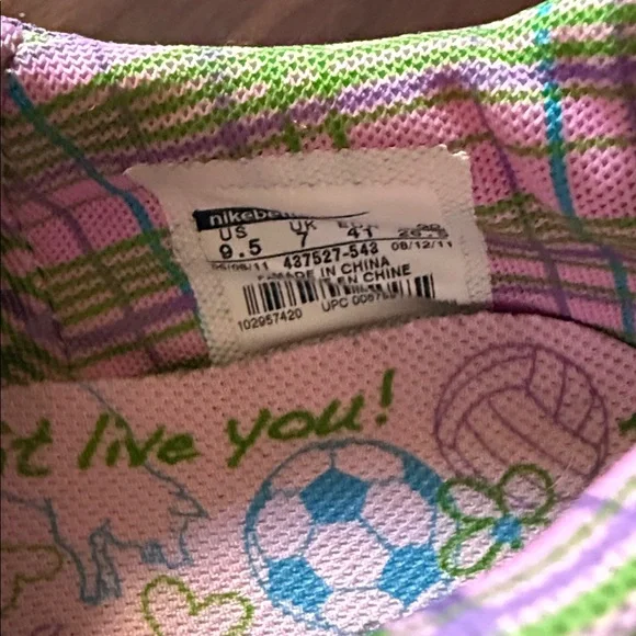 Women’s Nike purple “live love laugh” hearts and flowers in size 9.5 - Picture 5 of 7